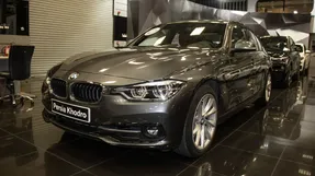 فروش قسطی بی ام و 330i؛ پیش پرداخت 458 میلیون