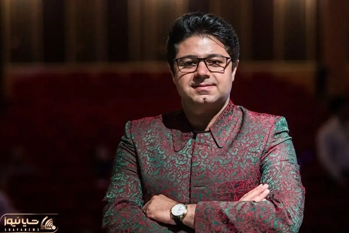 آواز ماندگار؛ حجت اشراف زاده لب ساحل با چه ادا و اطواری آهنگ باتو ای عشق رو میخونه