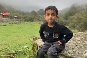آواز شاد؛ پسرک نیم قلمی به نظر میرسه بچه محسن لرستانی بچه ننه رو با تموم قدرت خوند