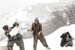 آواز برفی؛ برف اومده و من همونم که نازنینت بودم گذاشتن آقایون رقص می کنن