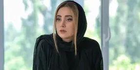 بهاره افشاری با آرایش رنگین کمانی