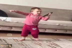 آواز شاد؛ برا بچه جوجو آهنگ گذاشتن زور زد آذری برقصه خیلی هم فخر میاد ببینی ذوقی میشی