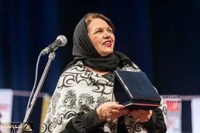 آواز اصیل؛ سیمین غانم تو 82 سالگی سالن کنسرت پاریس رو متحیر صداش کرد