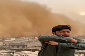 معماری طبیعت؛ طوفان گرد و غبار کل شهر رو آلوده کرد چشم چشم رو نمیبینه هیچ اکسیژن نیست
