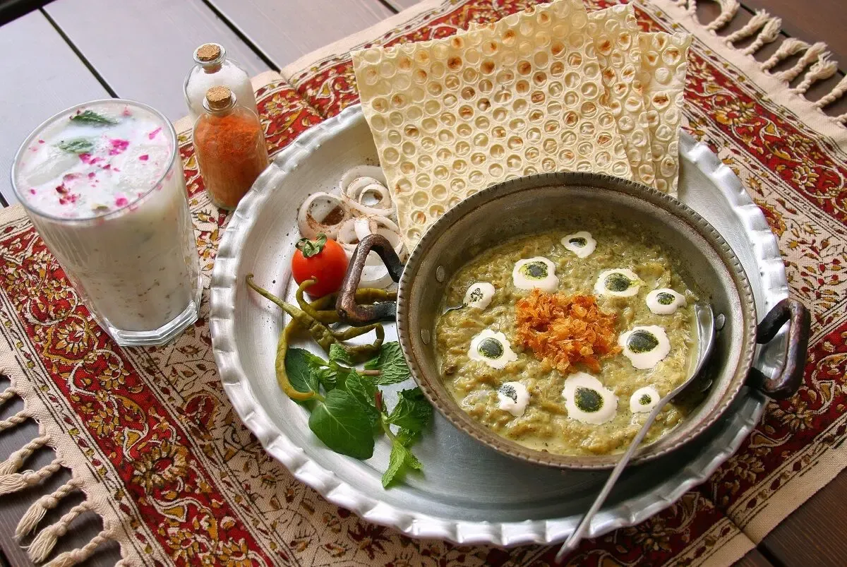 طرز تهیه یه کشک بادمجان خوشمزه؛ رازهای کشدار شدن آن