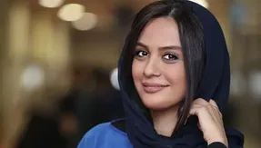 عکس انتقادی مارال فرجاد با جمجمه مردگان