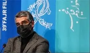 تیکه سنگین مجری به خبرنگاری که به پژمان جمشیدی توهین کرد ، شما اول حموم برو