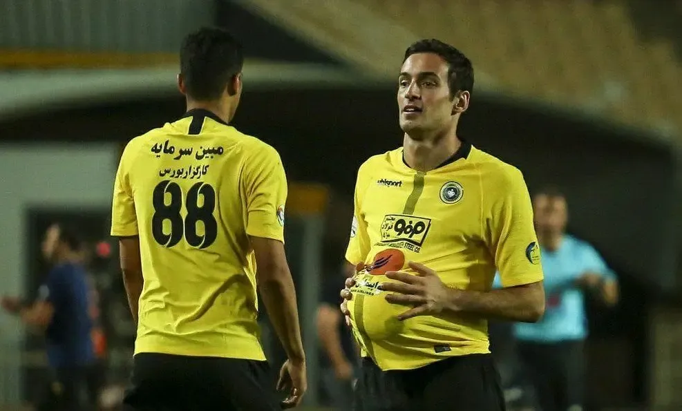 پرسپولیس بیخیال نقل و انتقالات نمی شود؛ ستاره در لباس قرمز