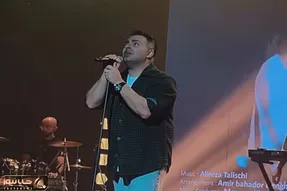 آواز احساسی؛ طلیسچی تو اجرا با نور موسیقی بارون اومد و یادم داد زد خواننده ها کف کردن