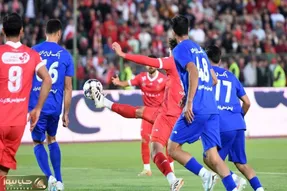 استقلال خوزستان با یک بسته خرما به مصاف پرسپولیس رفت
