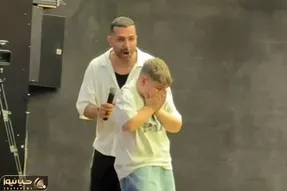 آواز شاد؛ بچه دهه نودیه گودزیلا بلند میشه به رقصیدن تا ثانیه آخر که بشینه هم رو هواست