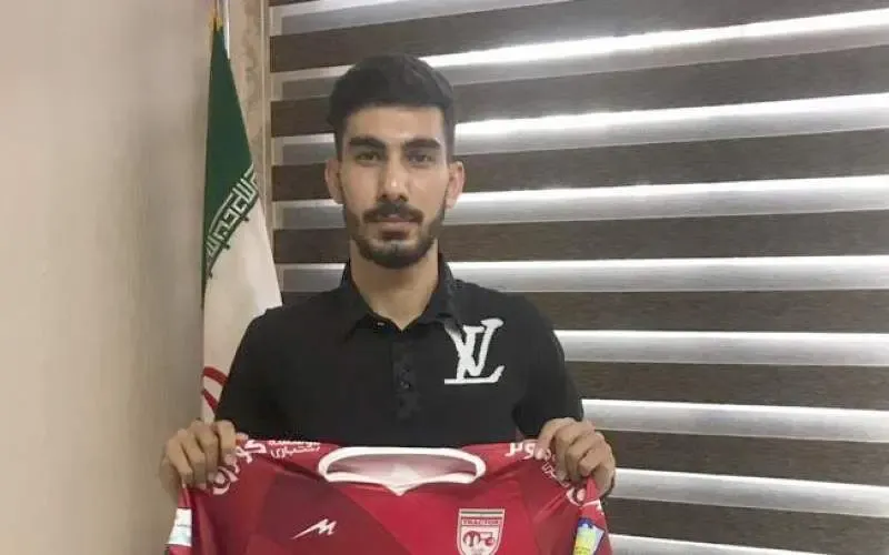بازیکن جنجالی، خرید پرسپولیس در نقل‌وانتقالات