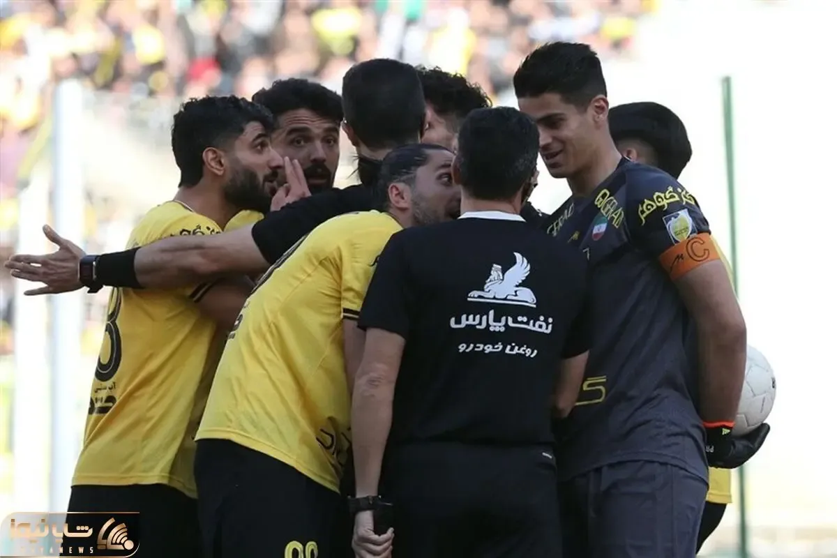 دانشگر هم باید از زمین بازی اخراج می شد؟!