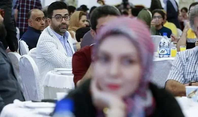 سوال عجیب فرزاد حسنی درباره آزاده نامداری و گروهک منافقین؟!