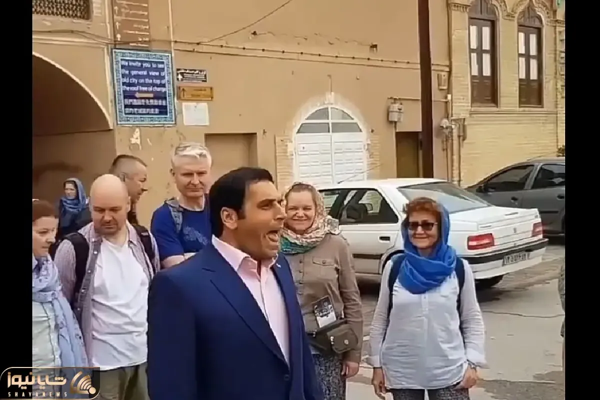 آواز خیابانی؛ آقا برای توریستا دلنشین میخوند همه چی خوب بود تا انگار چکش زدن رو پاش