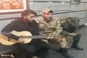 آواز خیابانی؛ دوتا سرباز تو ترمینال یکی جگرسوز آواز خوند اونیکی هم عین ابر گریه میکنه