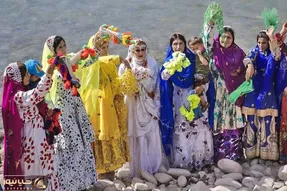 آواز محلی؛ قدیمی ترین فیلم عروسی ایلِ بختیاری با رقص آقا و خانم دقیقا 100 سال پیش