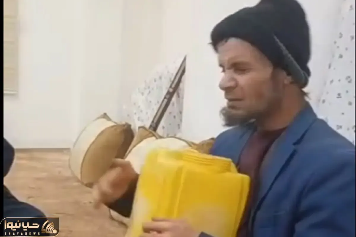 آواز محلی؛ پسر ز دنیای جهان فارغ با دبه بندری میزنه و رقص بوهویی میره غم یا شادی
