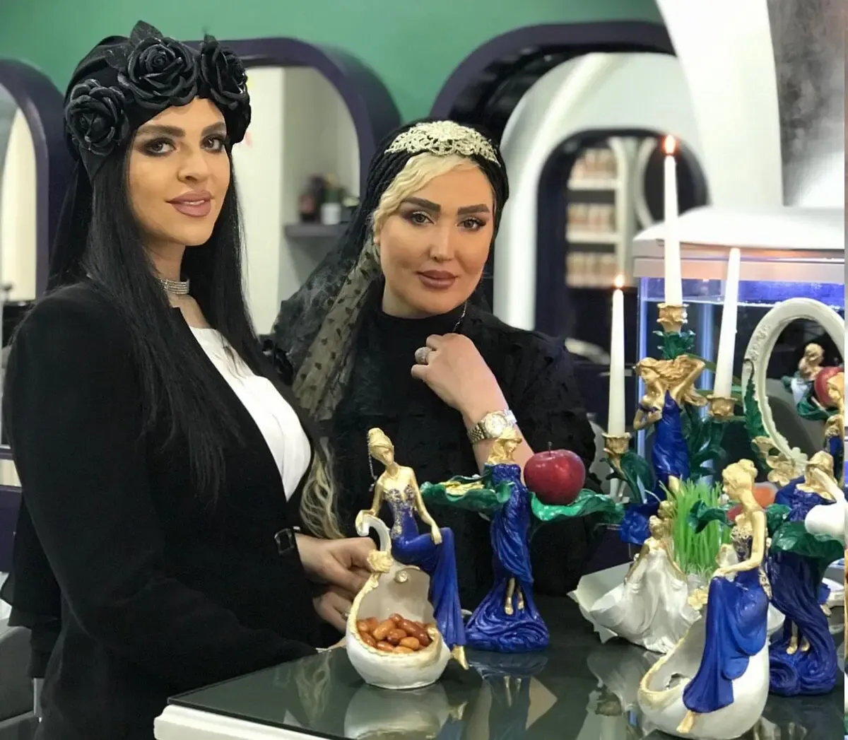 (عکس) خانم بازیگر با کفش سیندرلایی لب استخر