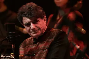 آواز خسروی؛ آهنگ از در درآمدی با صدای استاد محمدرضا شجریان که به جان می نشیند