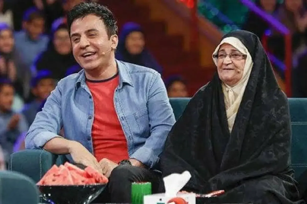 آواز احساسی؛  آخرین خداحافظی «عمو پورنگ» با مادرش در تابوت