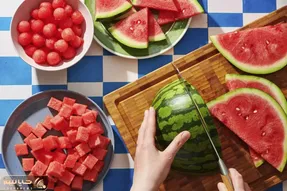 ترفند های خانه داری؛ میخوای جلو فامیل شوهر پز بدی؟ هندونه شب یلدا رو اینجوری برش بزن