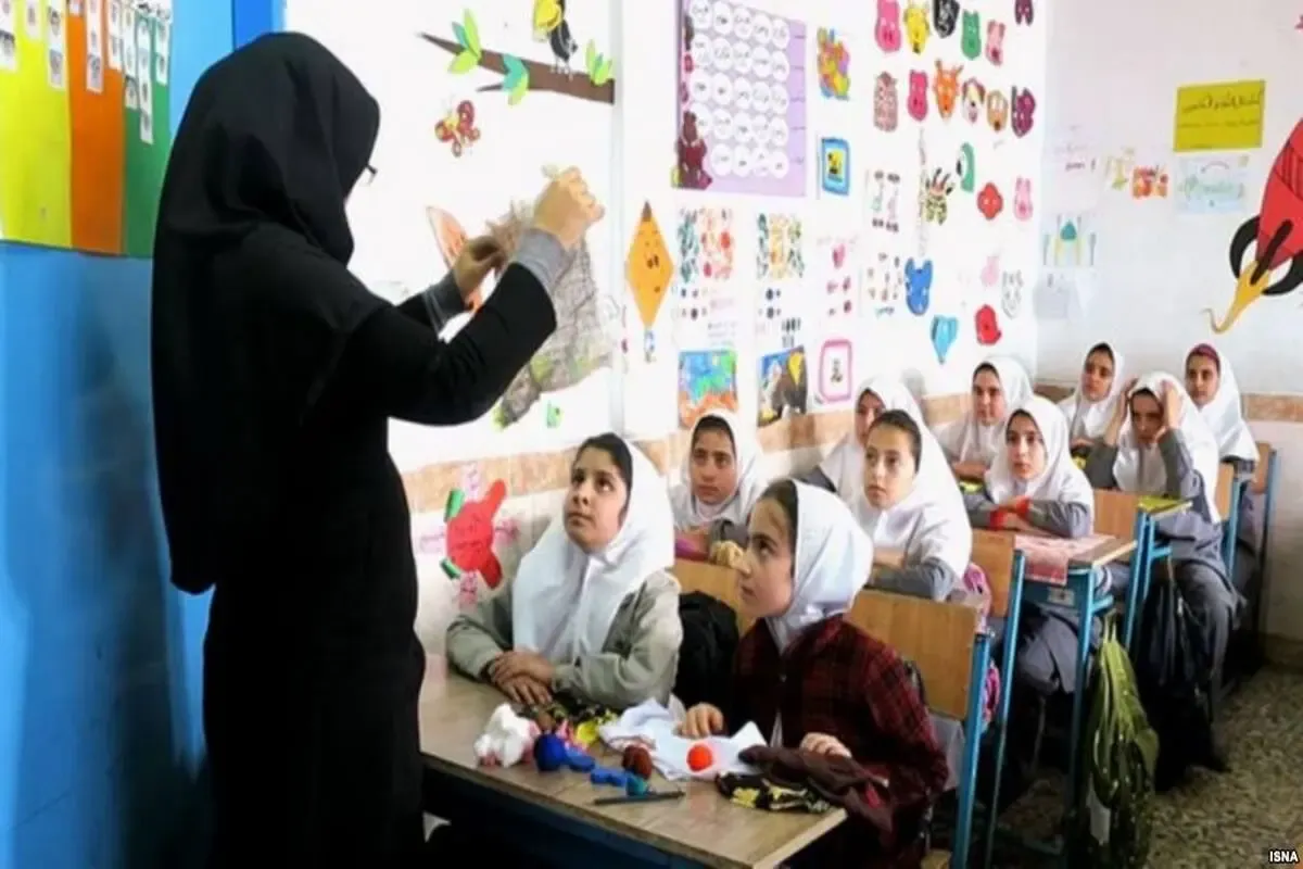آیین‌نامه رتبه‌بندی معلمان به دولت ارائه شد؛ همه معلمان مشمول رتبه‌بندی می‌شوند؟