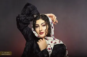 مریم مومن هم وارد اتاق عروس شد
