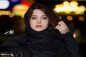 سکانس خندان / روشنک گرامی وسط مراسم پاهاش خسته شد کفش پاشنه بلندشو درآورد نشست زمین