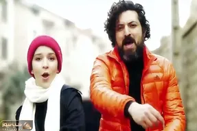 آواز شاد؛ خوانندگی اشکان خطیبی که حواسُم پرته میخونه انگاری حنجره پاشایی رو قرض گرفته