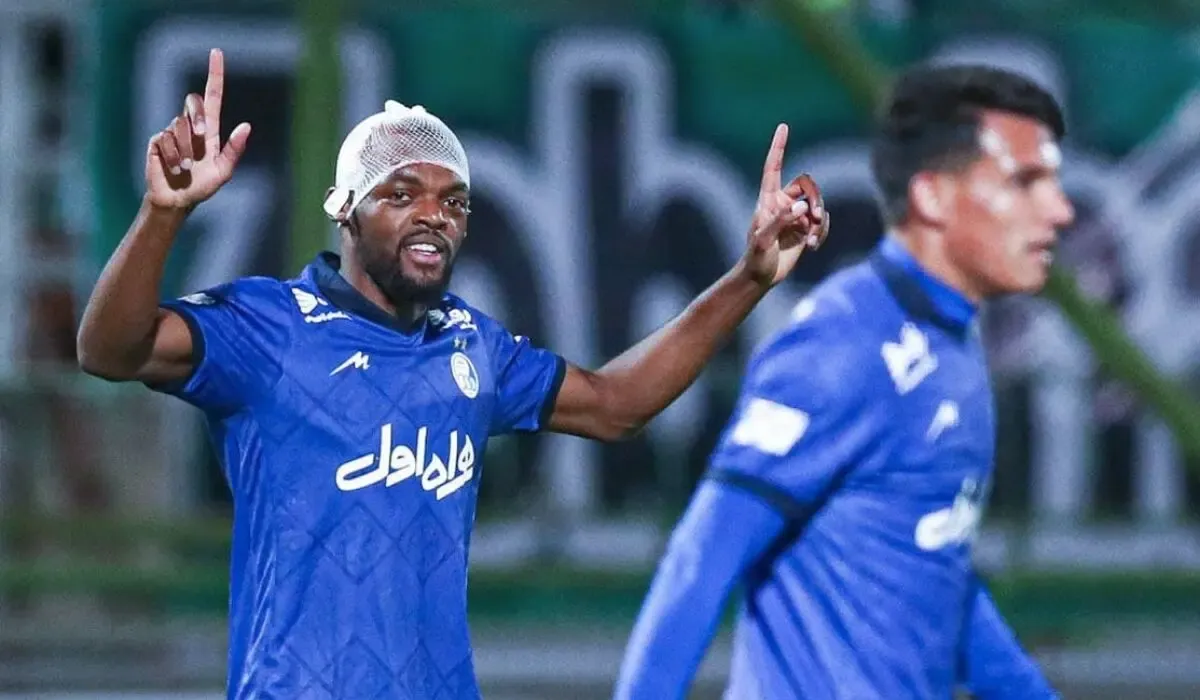 حمله هواداران پرسپولیس به وزیر؛ پرسپولیسی‌ها «یامگا» می‌خواهند!