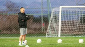(عکس) مربی خارجی پرسپولیس در راه ایران!