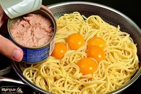 آموزش آشپزی؛ اگه ماکارونی، تخم مرغ و ماهی تن دارید این غذای خوشمزه رو درست کنید