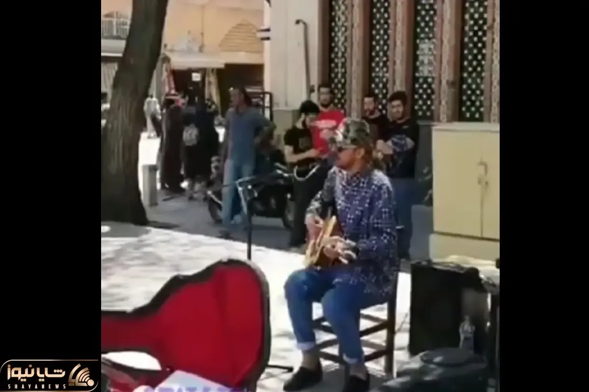 آواز خیابانی؛ آقا کلاه چیریکی غرق حس شده و آهنگ نمیتونم از عشقتو رضا صادقی رو میخونه