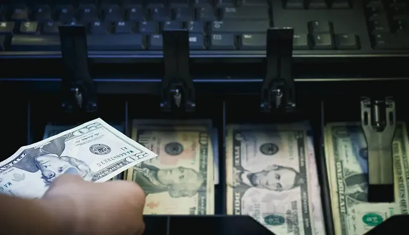 قیمت ارز در بازار؛ دلار به 31 هزار تومان هم سر زد!