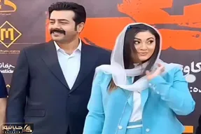 پز دادن مریم مومن وقتی حلقه‌اش رو نشون میده و پولداری همسرشو میکنه تو چشم عکاسا