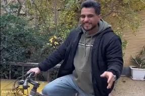 آواز بختیاری؛ پسره سوار دوچرخه شد بره به اصرار مامانش گل ناز دارم خوند بعد رفت سر کار