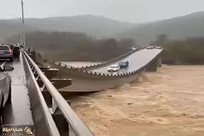 معماری طبیعت؛ پل قولنج شکوند