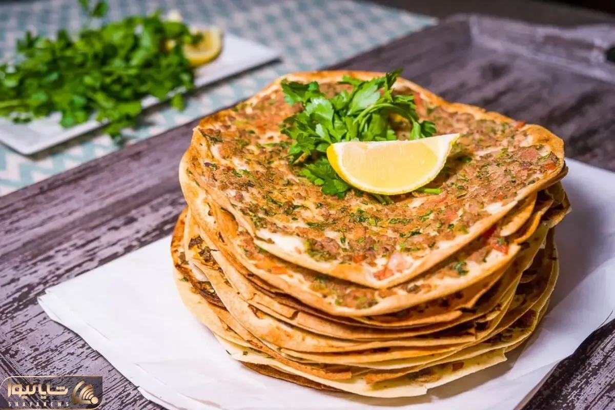 طرز تهیه لاهماجون یه غذای ترکی با مزه بهشتی؛ امتحان کن ببین چطور میبرتت فضا