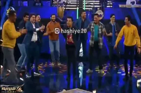 آواز شاد؛ مسابقه رقص داریوش فرضیایی با شرکت کننده ها که یکی یکی میان جلو آخری عالیه