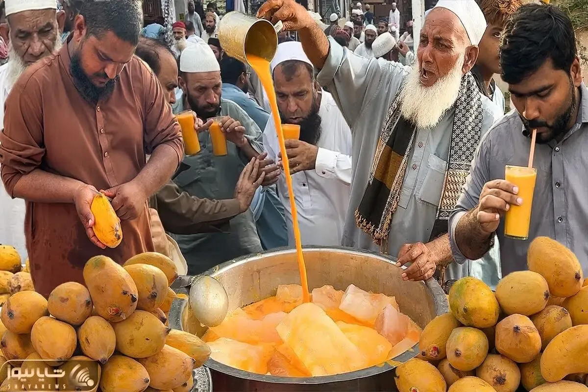 غذای خیابانی؛ ببینید واسه آب انبه ای که پیرمرد ریش سفید رو گاری میگیره چه صفی کشیدن