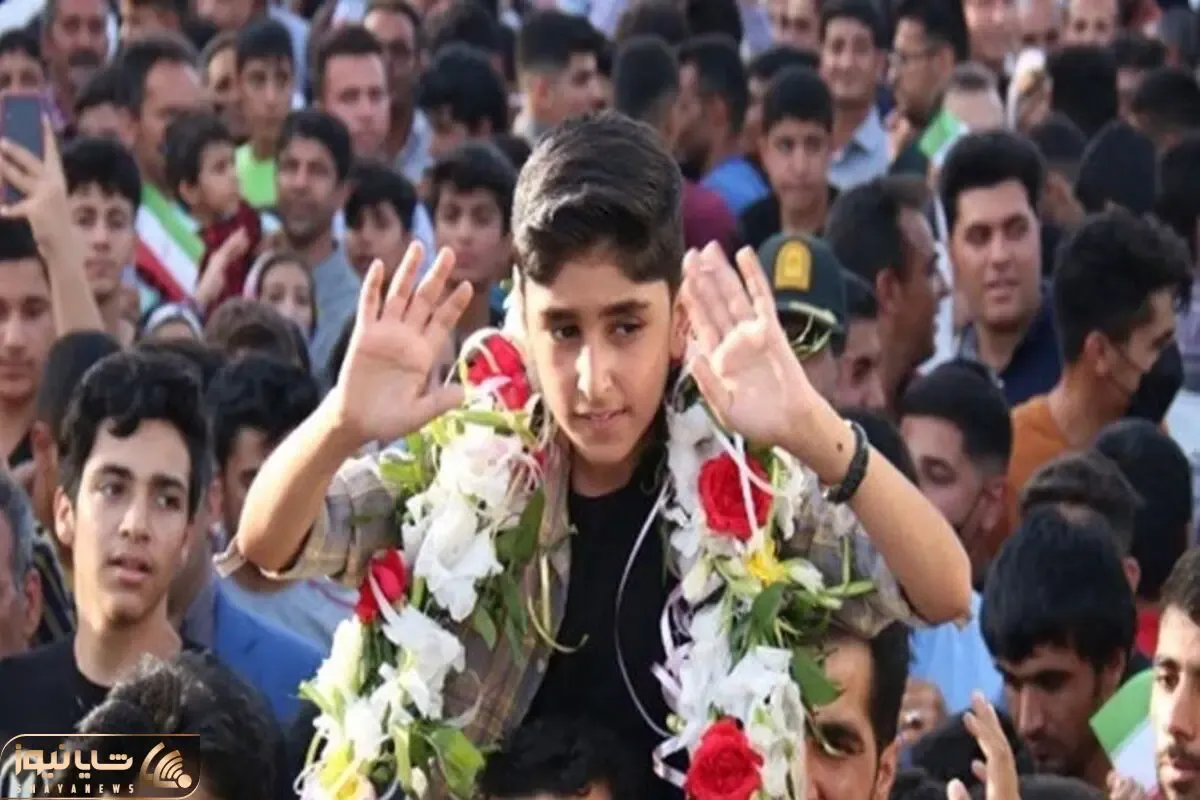 آواز شاد؛ آهنگ خوندن لری با ابهت علی طولابی که صداش پخته شده تو فستیوال بین المللی