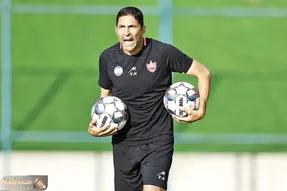 هاشمیان قید ستاره پرسپولیس را زد؛ خودم برایش جانشین می آورم