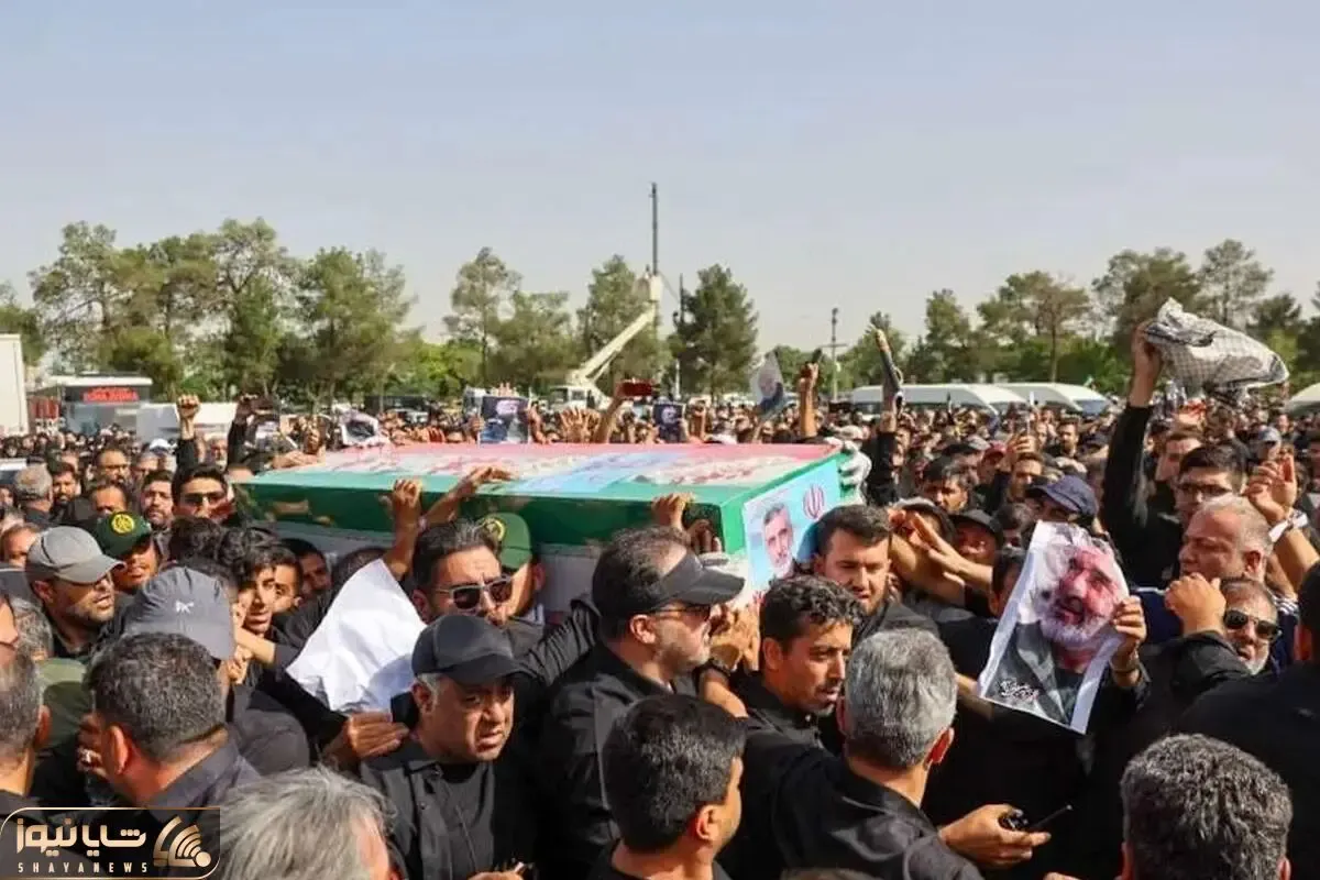 تصاویر سردار فدوی و حسین طائب در تشییع شهید حاجی‌زاده