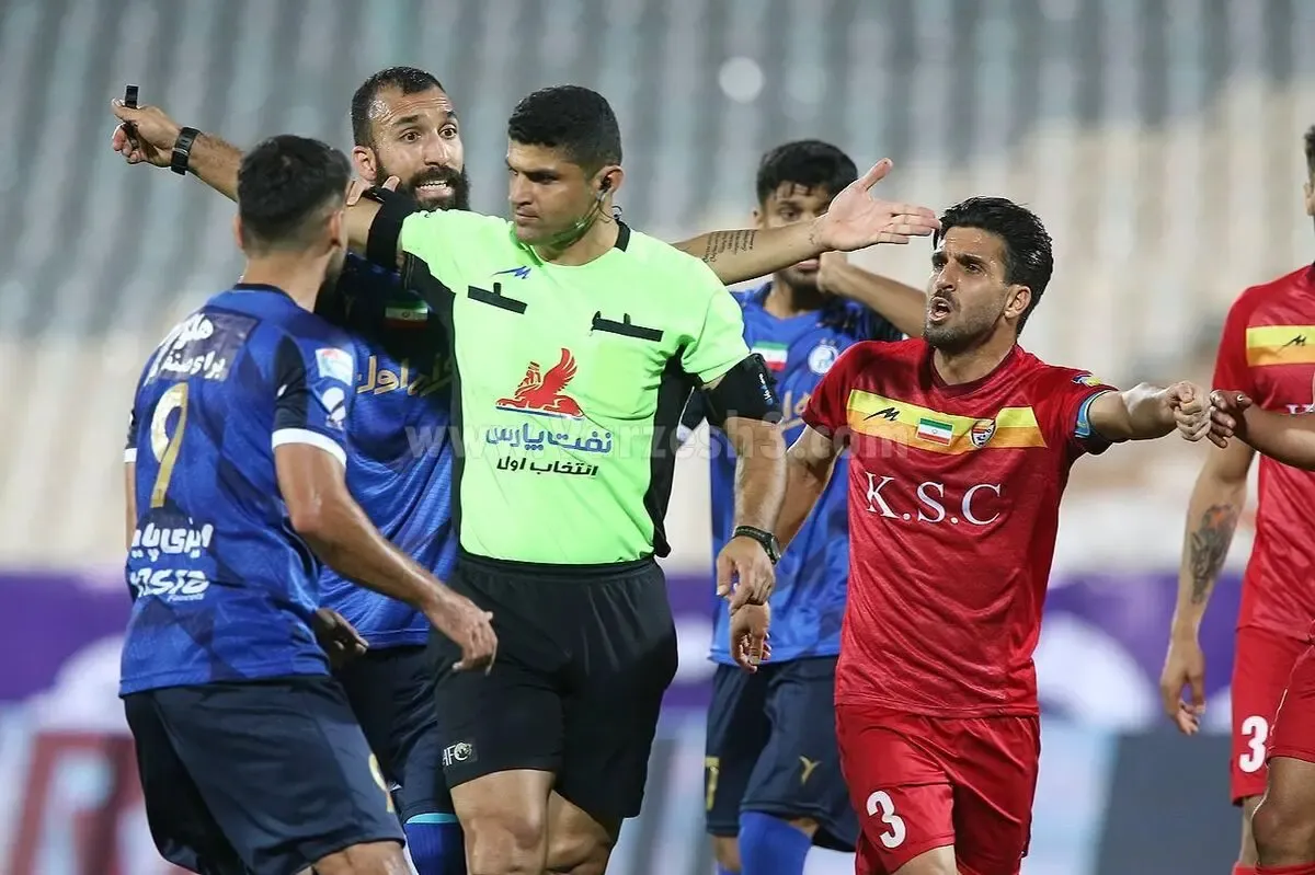نظر کارشناسان مشهور داورى در مورد 3 صحنه مشکوک بازی استقلال - فولاد