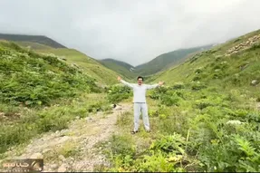 آواز احساسی؛ شوهر مریم مومن سهیل قاصدی چه رقصی تو طبیعت رفت ازش بعید بود