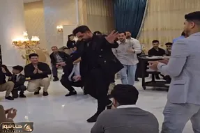 آواز شاد؛ پسره رفته عروسیه افغانی ها رقص ایرانی میره دورش حلقه زدن دهنشون باز مونده