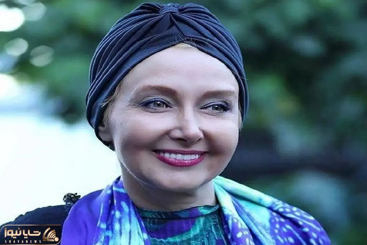 سفر به ایام قدیم دهه 1380؛ سفر شلوغ پلوغ کتایون ریاحی با برادرش در رستوران کنار آبی