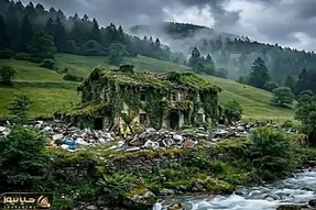 معماری خلاقانه؛ خونه تو دل طبیعت خزه بسته وحشتناک بازسازیش کردن تو این لوکیشن غوغا شد