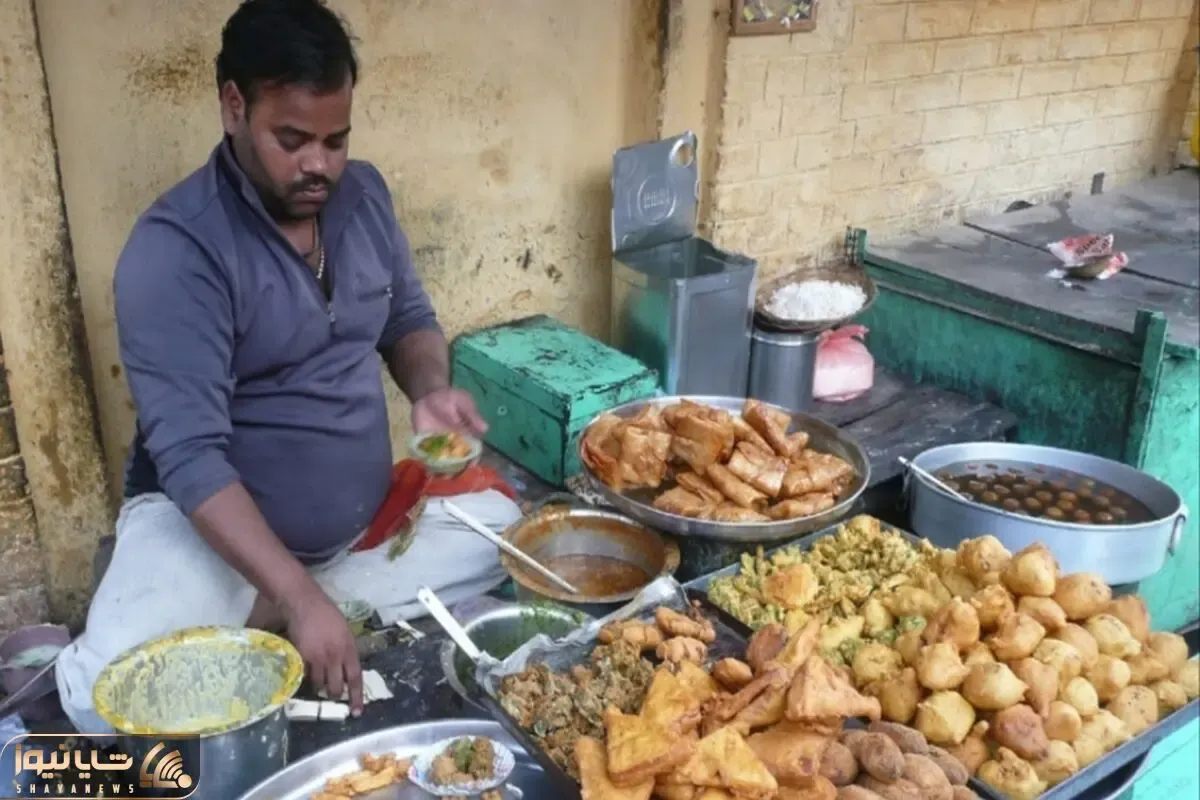 غذای هندی / آخه چی میریزن انقد غذاشون بیریخته چجور دلشون میره بخورنش ما نگاشم نمیکنیم